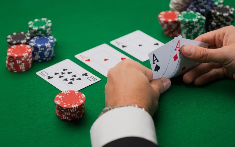 kinh nghiệm chơi stud poker từ cao thủ x8