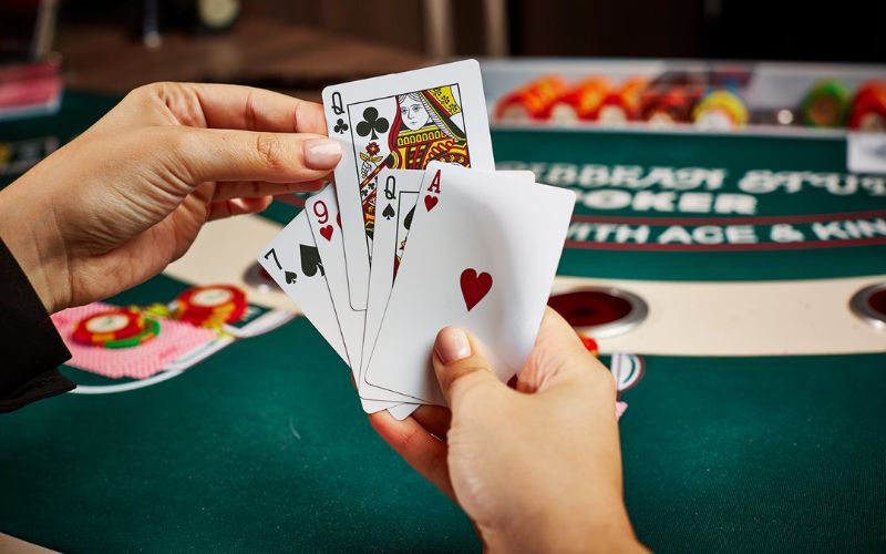 cách đọc bài trong stud poker để kiểm soát ván chơi