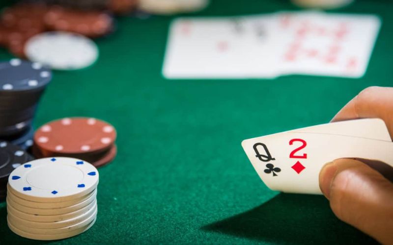 kỹ năng đọc bài đối thủ trong texas poker x8